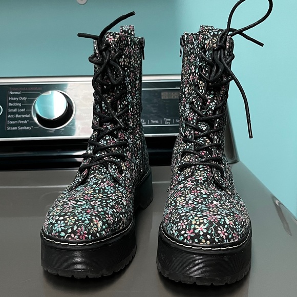 Portland Boot Company Floral Women's  Boots size 8.5 - Picture 6 of 10